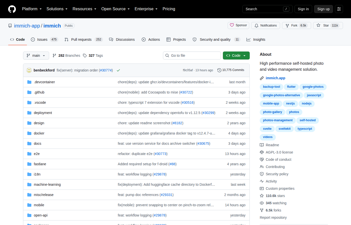 Immich GitHub 首頁頂部(repo 名稱「immich-app/immich」+ 110.6k 星標 + 6.5k Forks + 描述「High performance self-hosted photo and video management solution」+ 主要語言 TypeScript + AGPL-3.0 授權標籤)