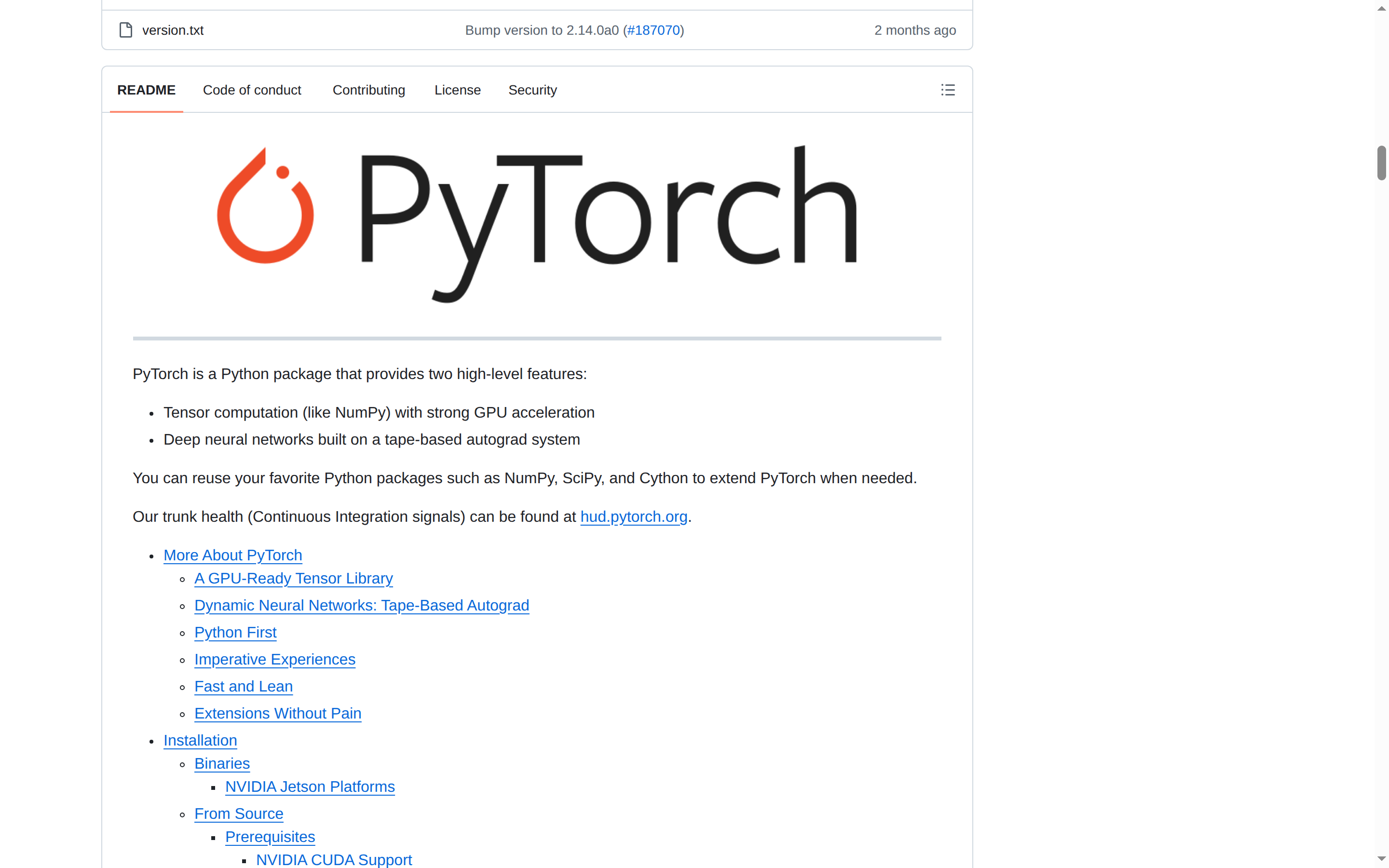 PyTorch README 開頭（項目 logo + 定位描述）