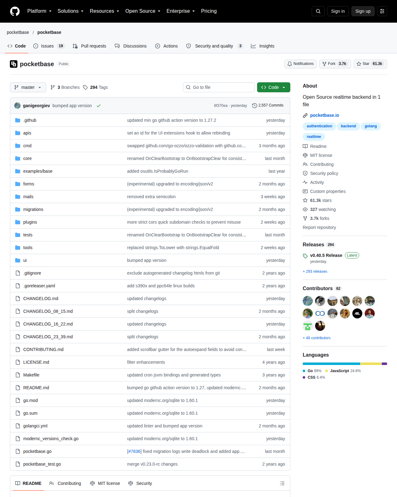 PocketBase 的 GitHub 儲存庫首頁頂部,顯示儲存庫名稱 pocketbase/pocketbase、專案描述「Open Source realtime backend in 1 file」、星標數字 61.3k 與分支數 3.7k